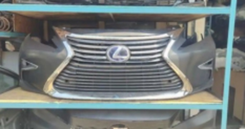 Бампер на Lexus es 2016